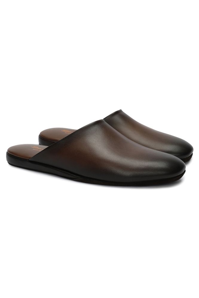 Коричневый