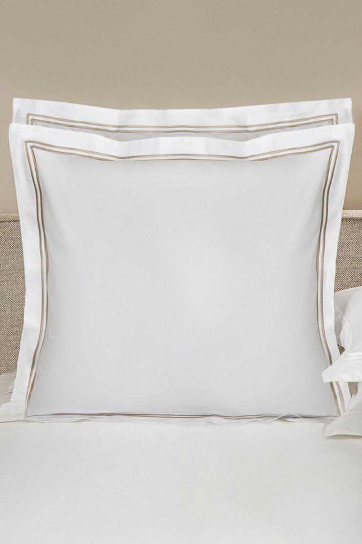 Белый/бежевый