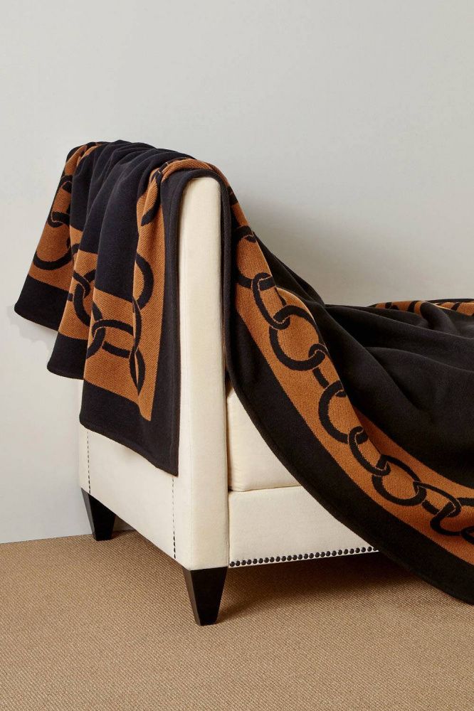 Черно-коричневый