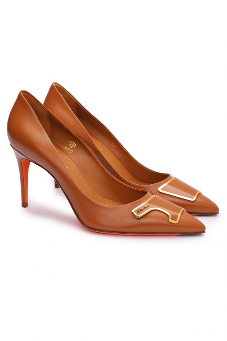 Коричневый