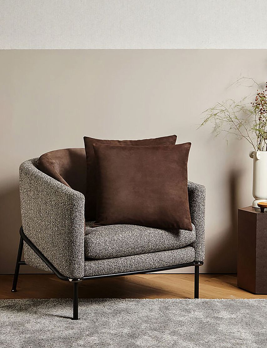 Коричневый